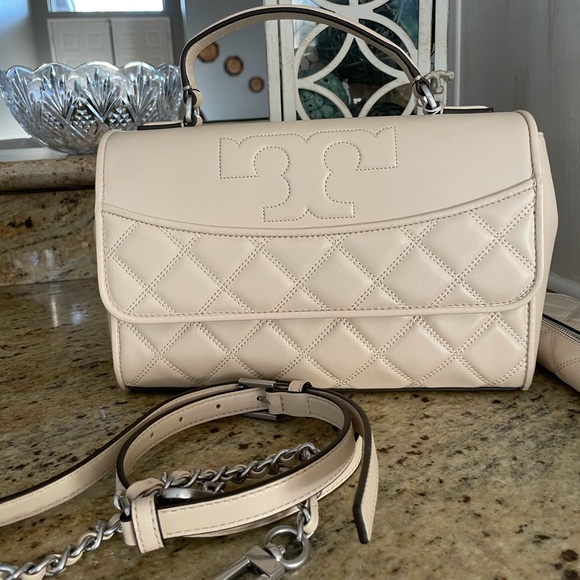 New 💓 Tory Burch bag - Picture 2 of 7
